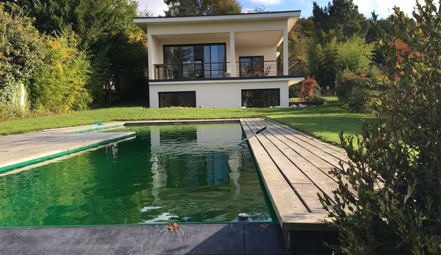 Contemporary villa with heated infinity pool - 4 bedrooms - 15 min Paris