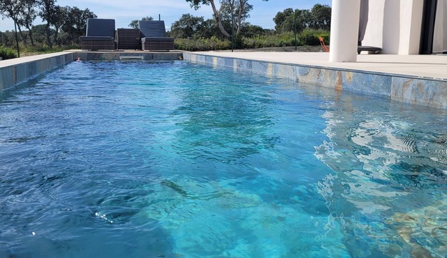 Contemporaine piscine wifi