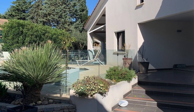 Contemporary villa, between Garrigue and Montpellier