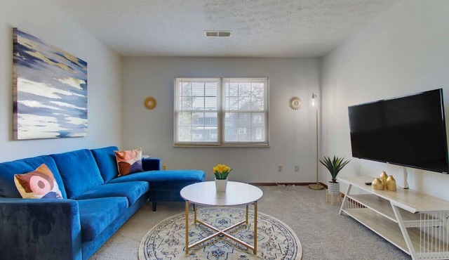 Contemporary 1 BD | Near Hall of Fame & Airport