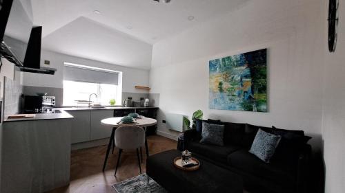 Contemporary 1BR Apartment Cardiff Central