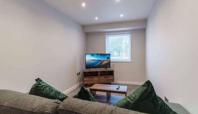Contemporary 1BR Apt in Upper Parliament Liverpool