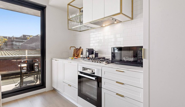 Contemporary 2-Bed Unit near Local Shops