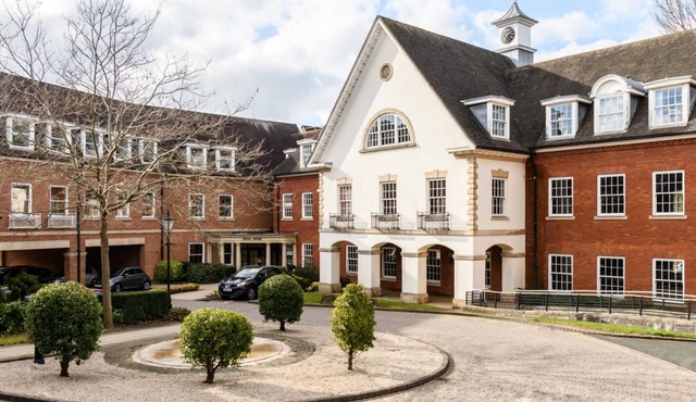 Contemporary 2 Bed Apartment Solihull NEC