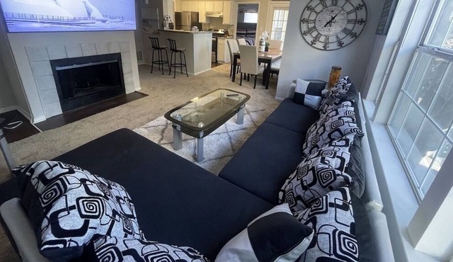 CONTEMPORARY 2 BEDROOM SUITE