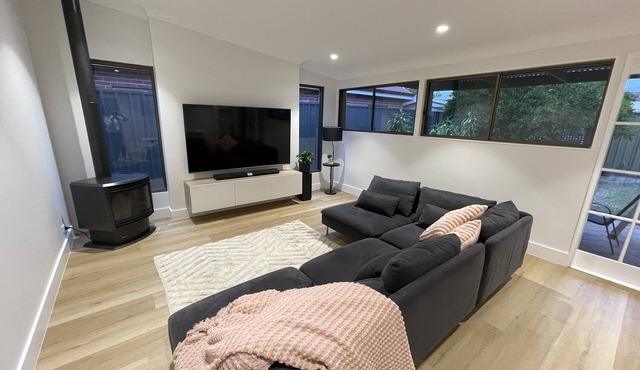 Contemporary 3BR House in Clarence Gardens