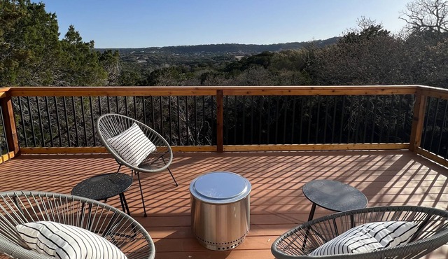 Contemporary 3 Bedroom Home with a View