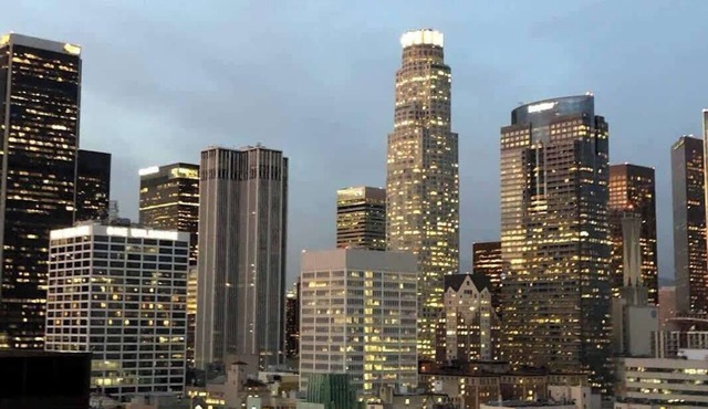 Contemporary 3BR DTLA High-Rise w/Pool, Rooftop