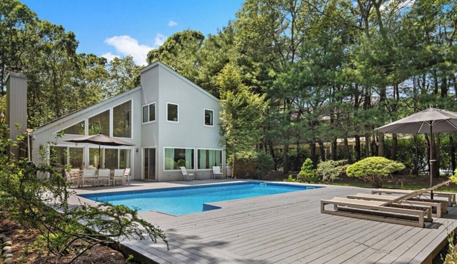 Contemporary 3BR Getaway in Quogue with Heated Pool
