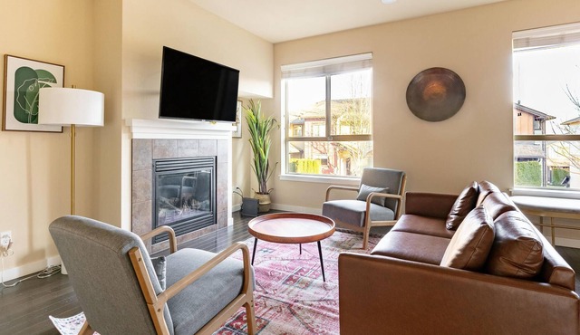 Contemporary 3BR Townhouse in Bothell