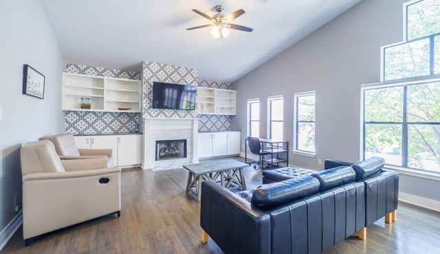 Contemporary 4-bedroom house near NRG Med. Center