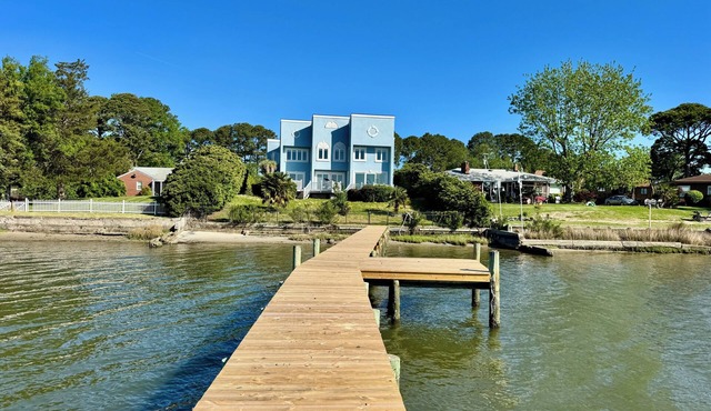 Contemporary 5 BR 4 BA Over 3500 SF Waterfront Direct Access to Chesapeake Bay