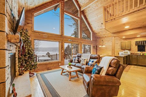 Contemporary ADK 5 Bedroom Chalet on Schroon