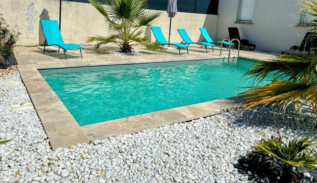 CONTEMPORARY AIR CONDITIONED VILLA AT THE FOOT OF MONT VENTOUX