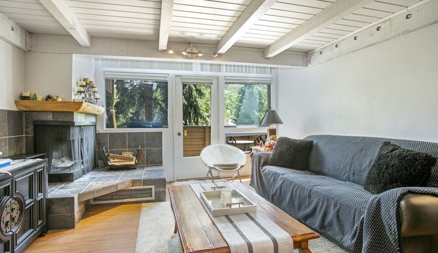Contemporary Alpine Condo, Just Steps to Complimentary In-Town Shuttle