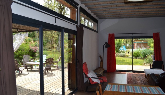 Contemporary and ecological wooden house near the Lot valley