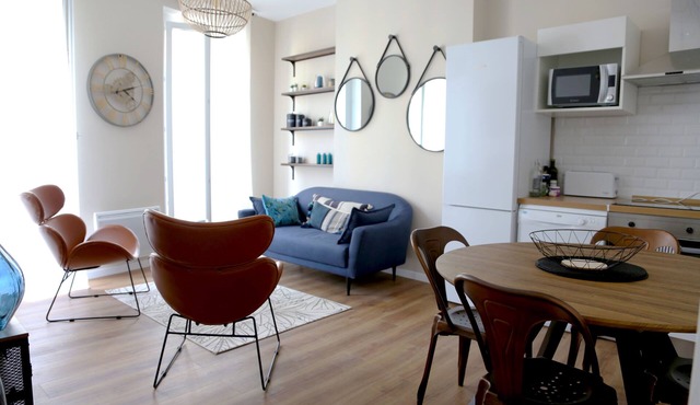 Contemporary apartment Marseille 5th