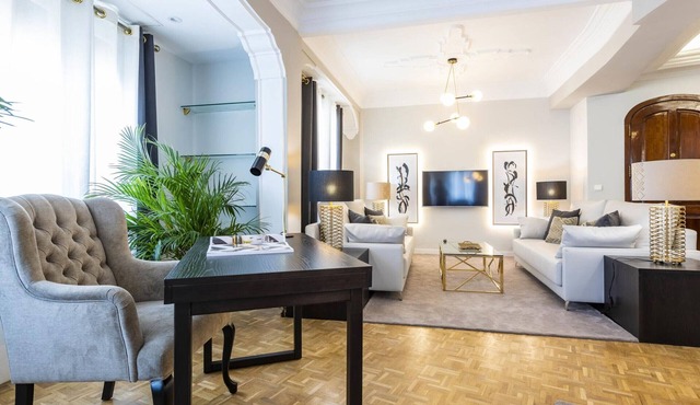 Contemporary apartment in Valencia city center with Wifi and air conditioning