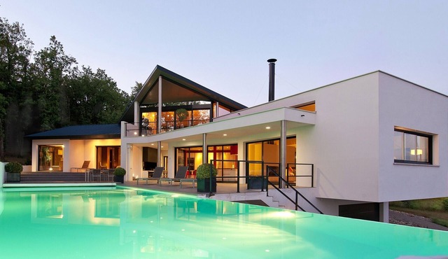 Contemporary architect's house in the outskirts of Toulouse