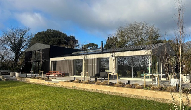 Contemporary barn with views over High Weald area of outstanding natural beauty