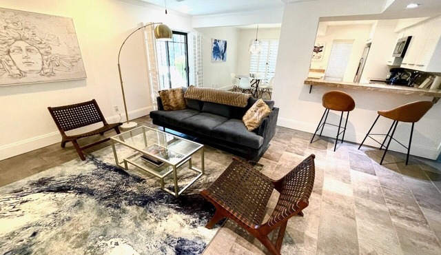 Contemporary Biltmore Fashion Park Condo