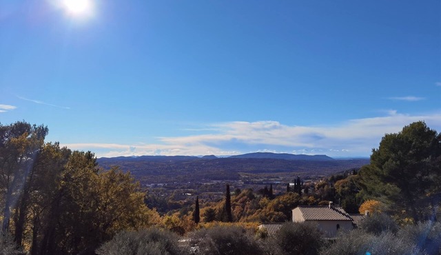 Contemporary bioclimatic villa with pool in the Var