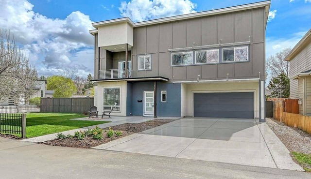 Contemporary Boise-East End 5 Bedroom Home