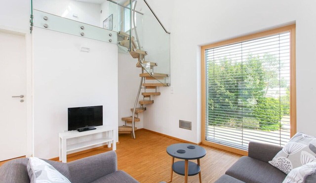 Contemporary bolthole, short walk from City