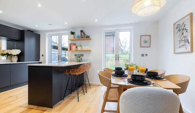 Contemporary Castleton Villas with Sauna for Two