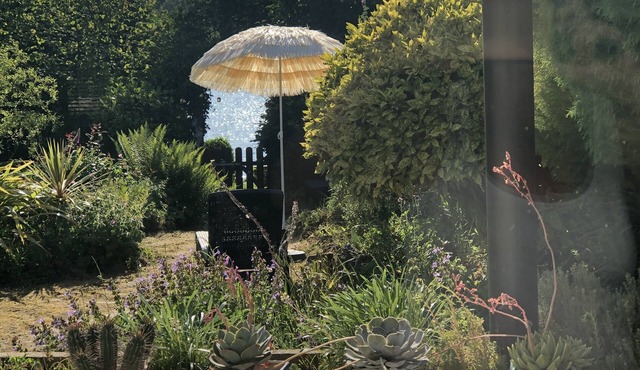 Contemporary cabin on the pond of HEDE