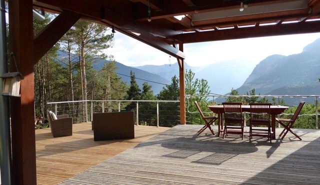 CONTEMPORARY CHALET IN UBAYE NEAR BARCELONNETTE AND PRALOUP