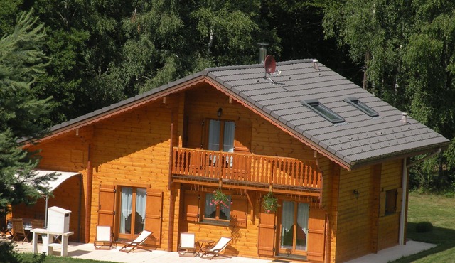 CONTEMPORARY CHALET WITH FIREPLACE SAUNA BALNEO WIFI