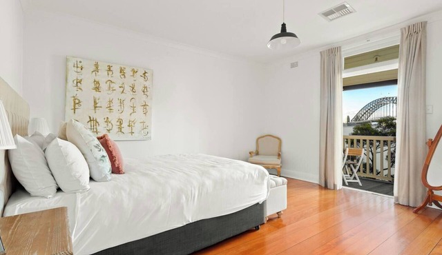 Contemporary Charm with Spectacular Harbour Views