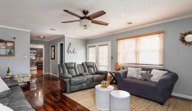 Contemporary & Cheerful Great choice for families