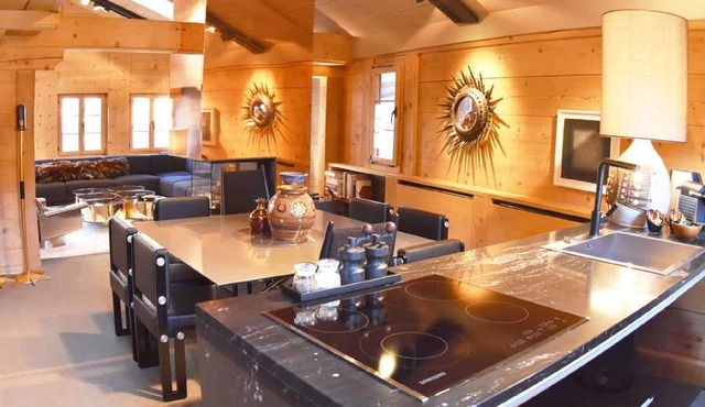 Contemporary Chic Centre village Saanen Chalet