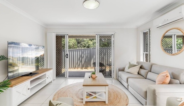 Contemporary Chic on CBD Fringe!