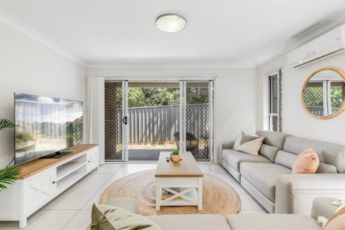 Contemporary Chic on CBD Fringe!