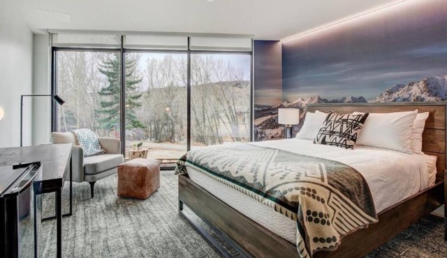 Contemporary City Comfort – Boutique Stay Near Nightlife, Shopping & Art Venues