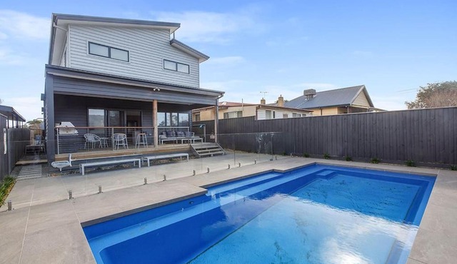 Contemporary Coastal Escape with Sparkling Pool