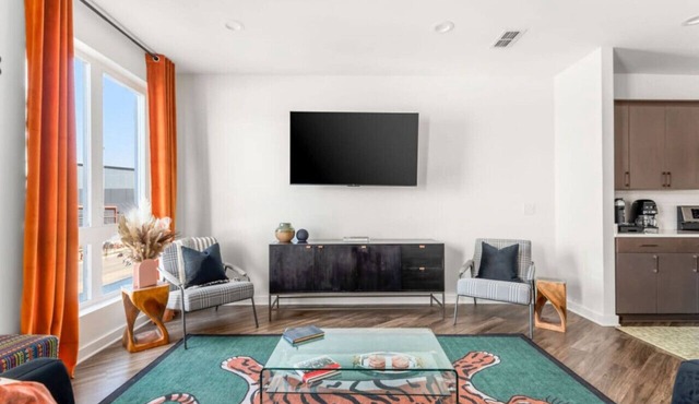 Contemporary Comfort in West Nashville: A Serene Retreat in The Nations