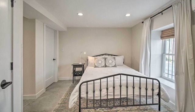 Contemporary Condo in Quiet Locale!