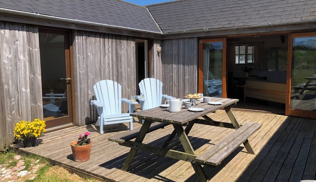 Contemporary converted barn, rural location very close to the coast and Falmouth