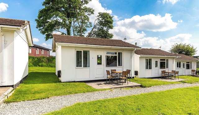Contemporary cottage with one double and one with bunks.