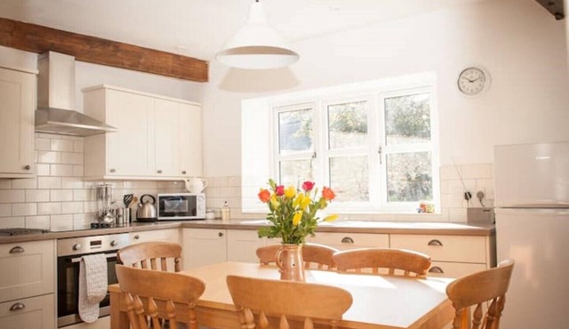 Contemporary cottage in lovely Devon village.