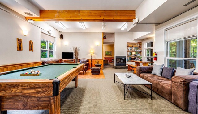 Contemporary cottage on waterfront w fiber internet - Inverloch