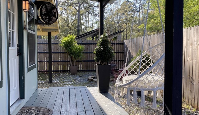 Contemporary Cottage in the heart of Mandeville