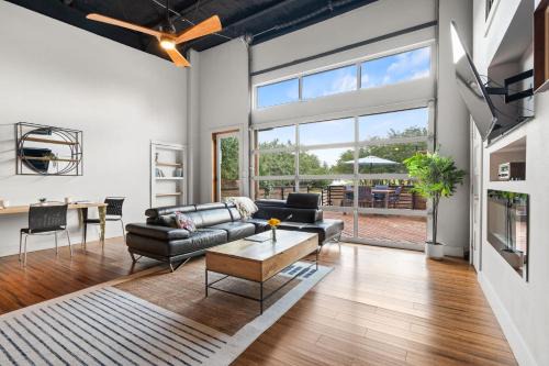 Contemporary Country Style Gem w BBQ & Games Room
