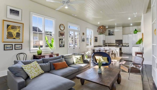 Contemporary Designer Home, near French Quarter