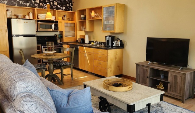 Contemporary Downtown Retreat 2-bedroom condo in Billings