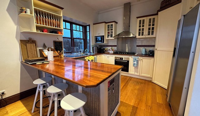 Contemporary & Elegant 1920's Period Home